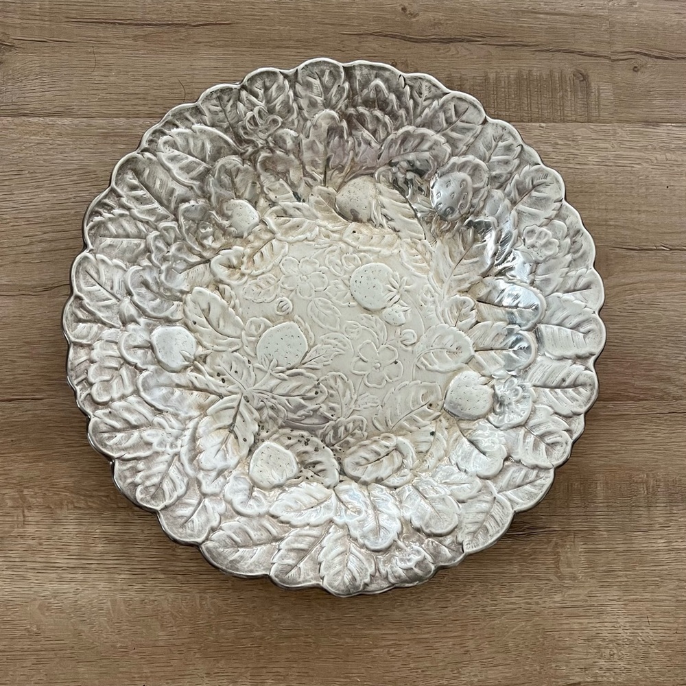 Vintage Reed & Barton 115 Silverplate Round Platter Embossed Strawberries Plate
